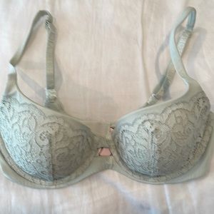 Victoria secret body by Victoria bra